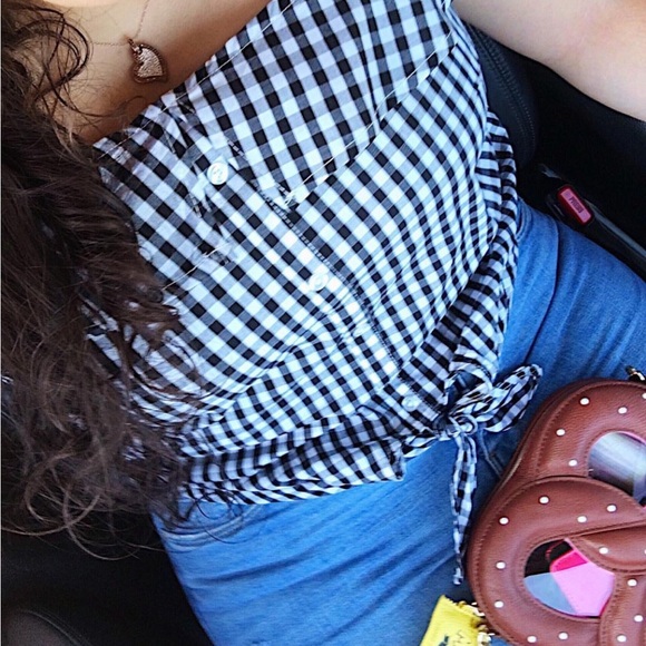 Welcome to my closet 🦋 - Picture 6 of 16